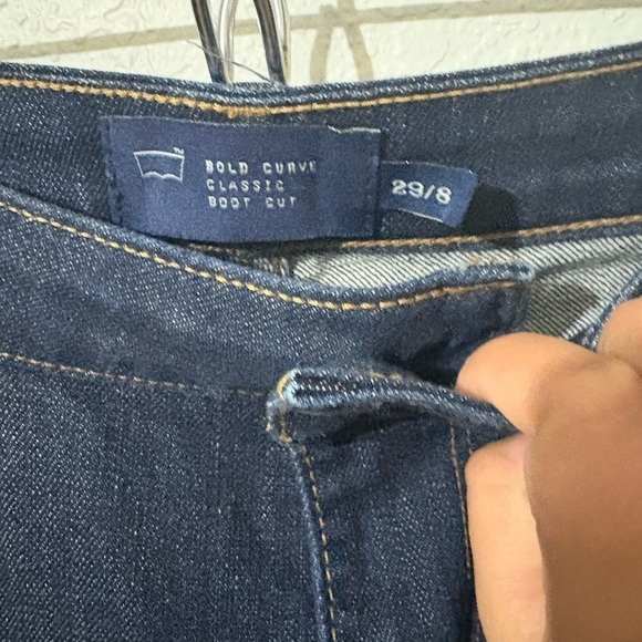 LEVI'S Bold Curve Classic Mid Rise Bootcut Jeans 8 - Picture 3 of 5